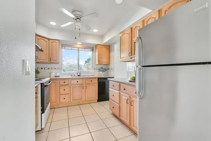 674 W Parr Avenue, Campbell, California 95008