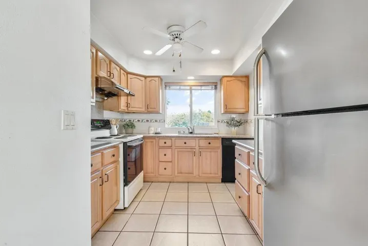 674 W Parr Avenue, Campbell, California 95008