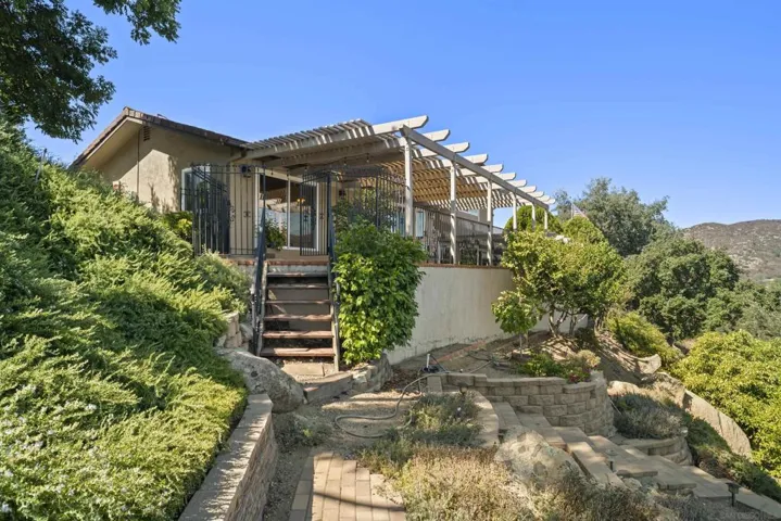 15707 Vista Vicente Dr., Ramona, California 92065