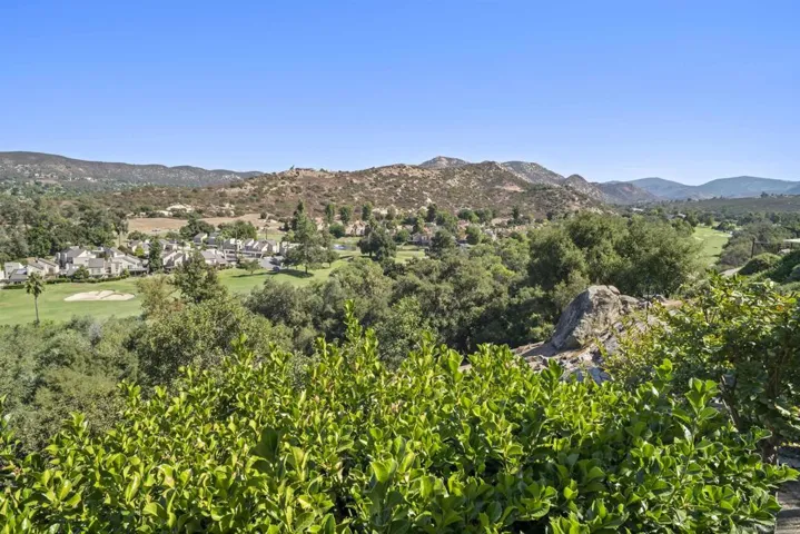 15707 Vista Vicente Dr., Ramona, California 92065