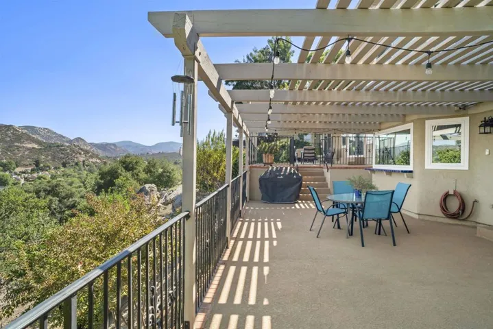 15707 Vista Vicente Dr., Ramona, California 92065