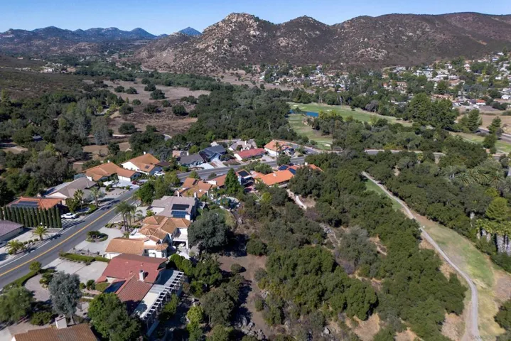 15707 Vista Vicente Dr., Ramona, California 92065