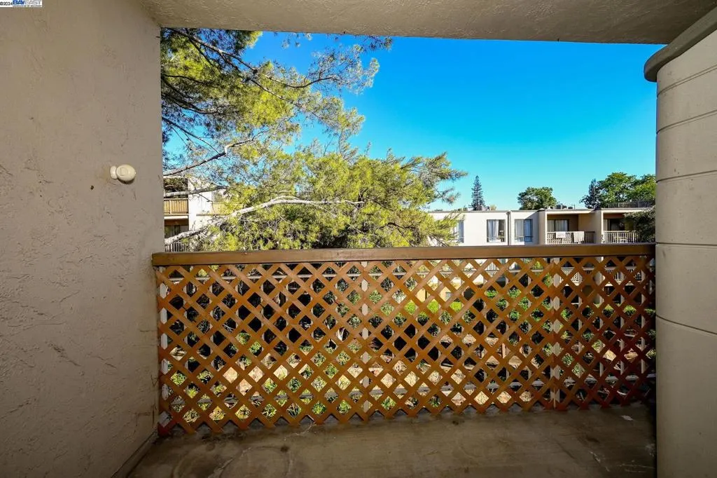 460 N Civic Dr 305, Walnut Creek, California 94596 home-pic-16