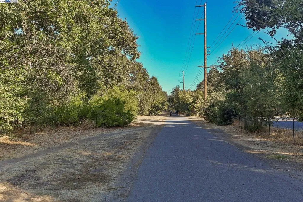 460 N Civic Dr 305, Walnut Creek, California 94596 home-pic-28