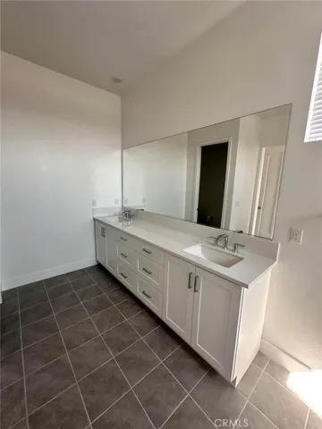404 Treble, Irvine, California 92618
