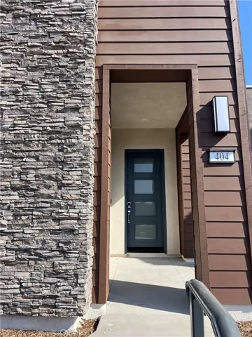 404 Treble, Irvine, California 92618