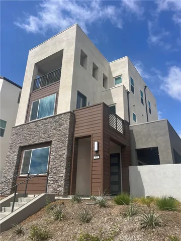 404 Treble, Irvine, California 92618