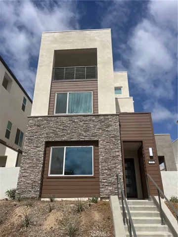 404 Treble, Irvine, California 92618