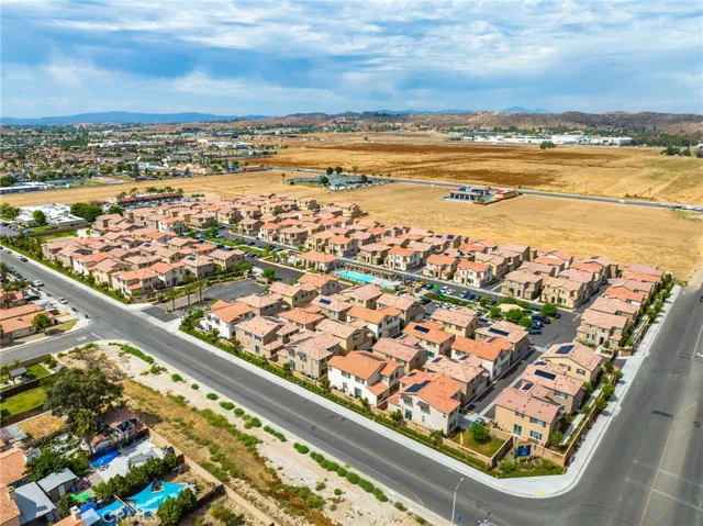 139 Seapine Court, Perris, California 92571