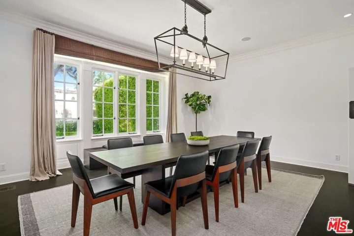 10372 Strathmore Drive, Los Angeles, California 90024