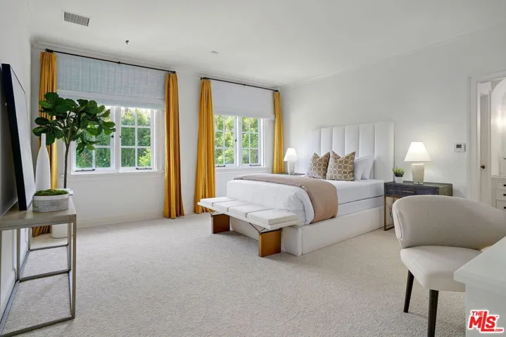 10372 Strathmore Drive, Los Angeles, California 90024