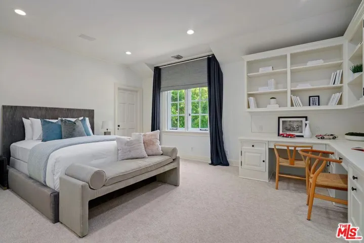 10372 Strathmore Drive, Los Angeles, California 90024