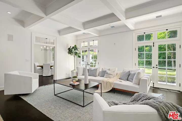 10372 Strathmore Drive, Los Angeles, California 90024