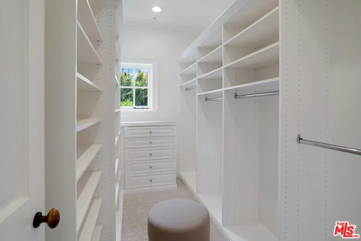 10372 Strathmore Drive, Los Angeles, California 90024