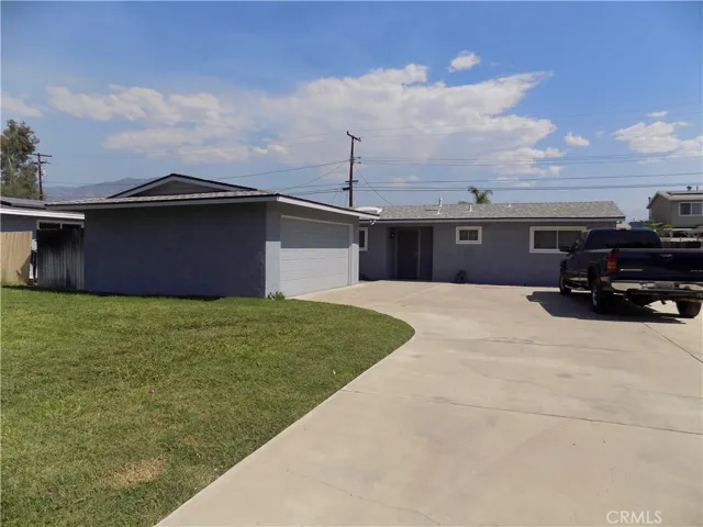 7827 Colwyn Avenue, Highland, California 92346