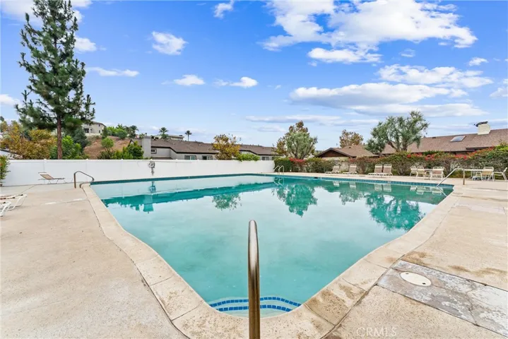 Large association pool
