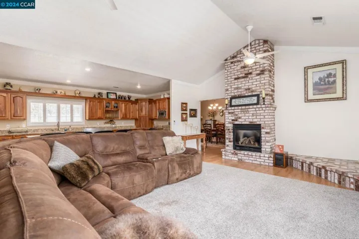 11437 Chimney Ranch Trl, Marysville, California 95901-9479