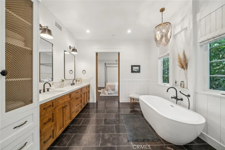 224 Flower Street, Costa Mesa, California 92627