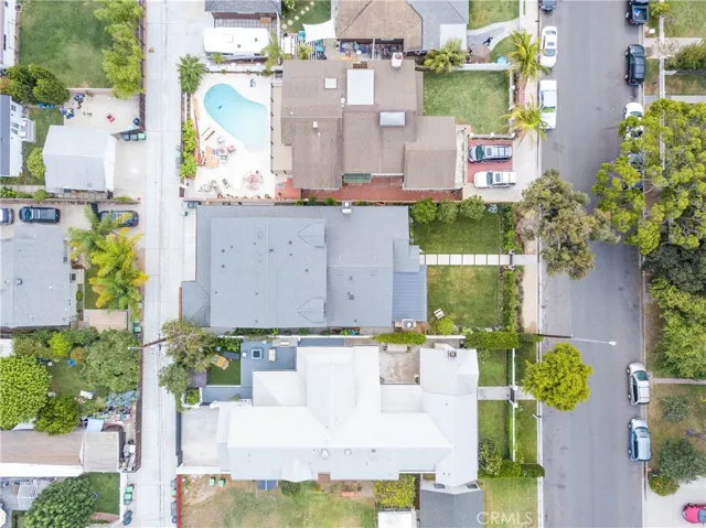 224 Flower Street, Costa Mesa, California 92627
