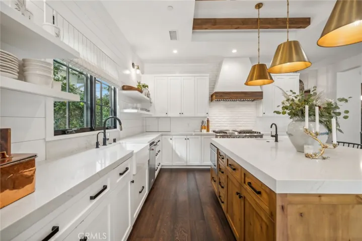 224 Flower Street, Costa Mesa, California 92627