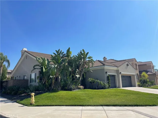 6930 Boulder Creek Drive, Eastvale, California 92880