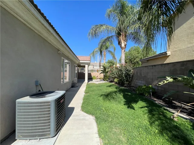 6930 Boulder Creek Drive, Eastvale, California 92880