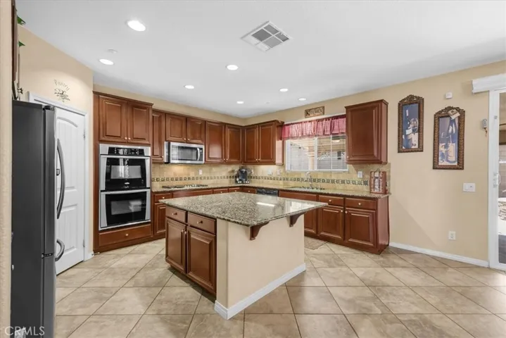 5606 Coralwood Place, Fontana, California 92336
