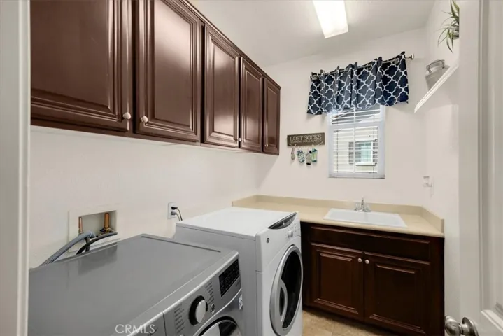 5606 Coralwood Place, Fontana, California 92336