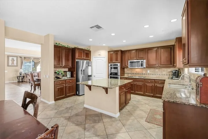 5606 Coralwood Place, Fontana, California 92336