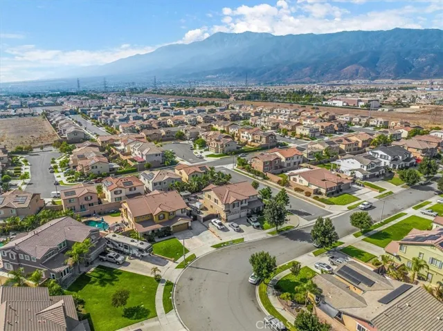 5606 Coralwood Place, Fontana, California 92336