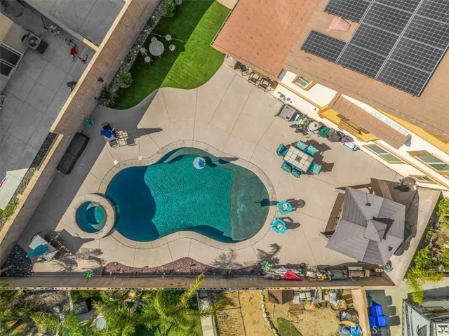 5606 Coralwood Place, Fontana, California 92336