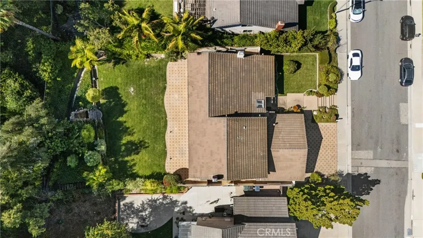 Aerial view (10,000 sq ft+ lot)