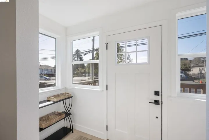 6 Magnolia Avenue, Petaluma, California 94952