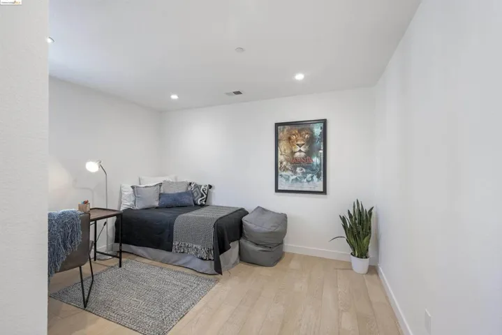 6 Magnolia Avenue, Petaluma, California 94952