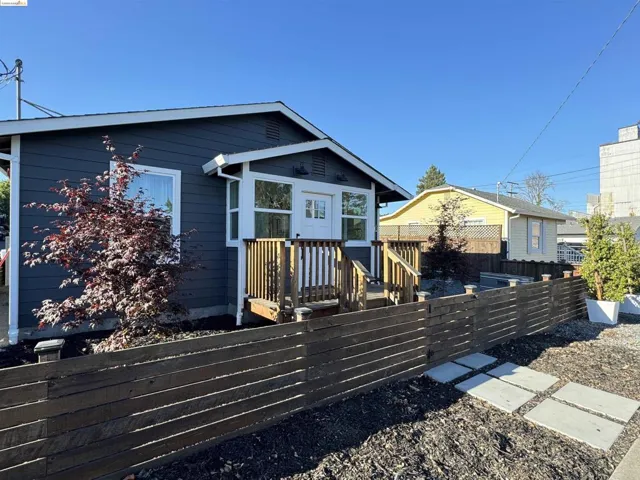 6 Magnolia Avenue, Petaluma, California 94952