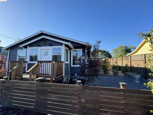 6 Magnolia Avenue, Petaluma, California 94952