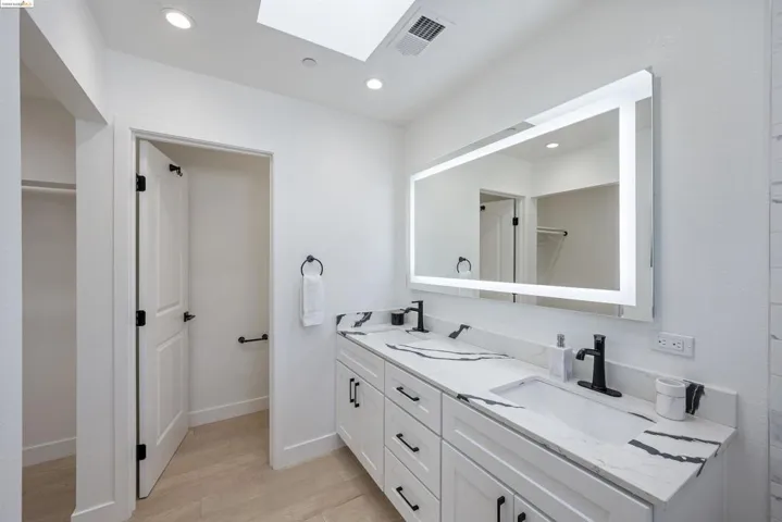6 Magnolia Avenue, Petaluma, California 94952