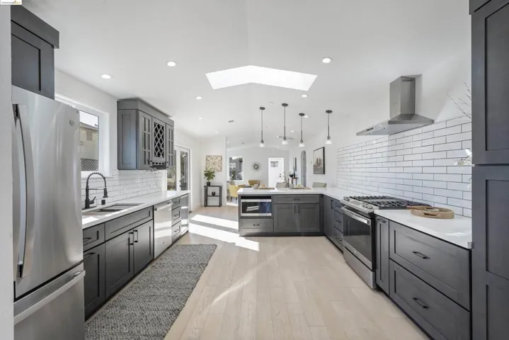 6 Magnolia Avenue, Petaluma, California 94952