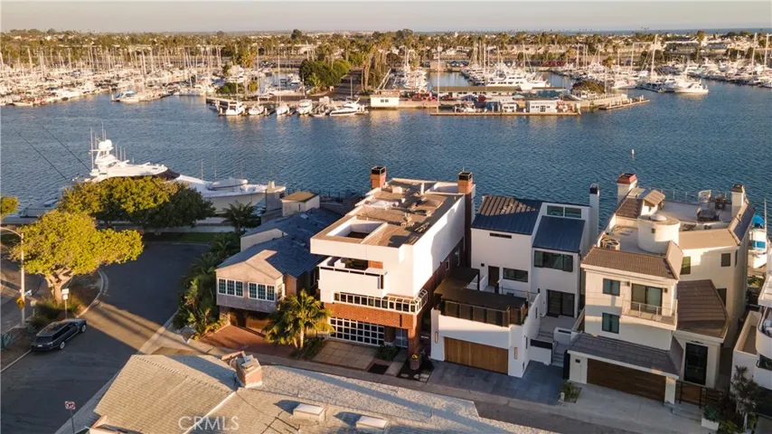 Water front Architectural master piece designed by renowned architect, David Tennyson Rich