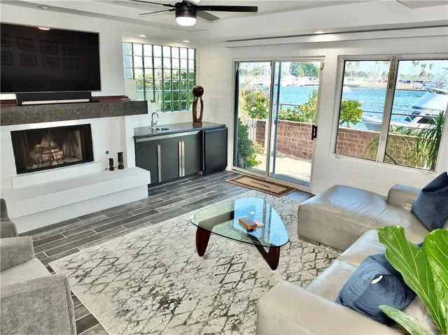 6096 Lido Lane, Long Beach, California 90803