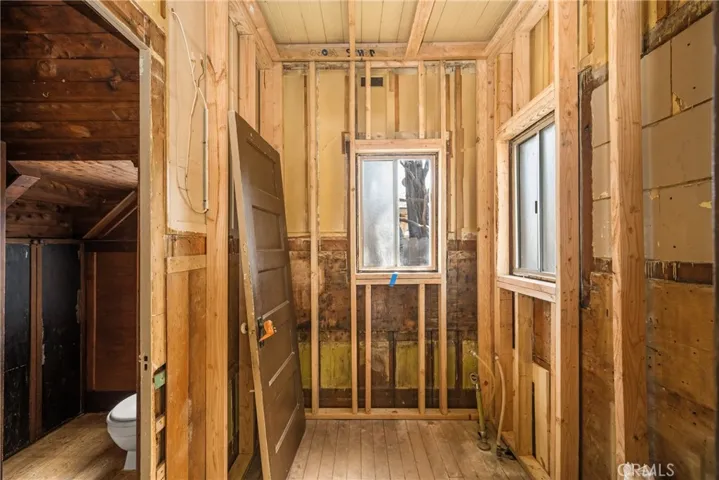 Bathroom 1 with separate toilet room