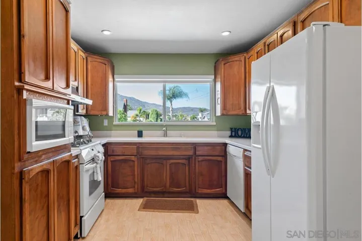 7957 Blue Lake, San Diego, California 92119