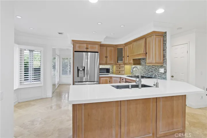 Beautiful kitchen with newer high end appliances.
