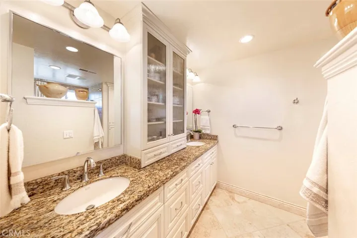 24256 Via Santa Clara, Mission Viejo, California 92692