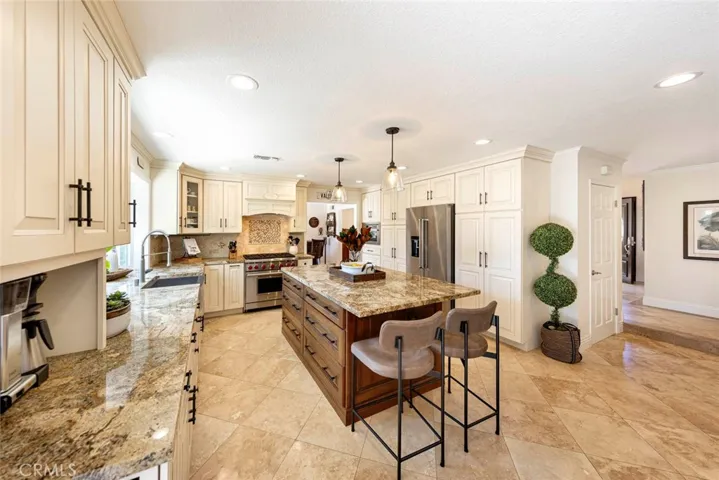 24256 Via Santa Clara, Mission Viejo, California 92692