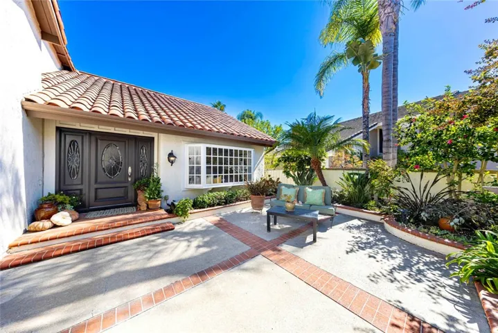 24256 Via Santa Clara, Mission Viejo, California 92692