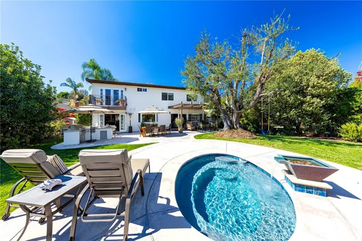 24256 Via Santa Clara, Mission Viejo, California 92692