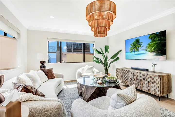 Main level Livingroom