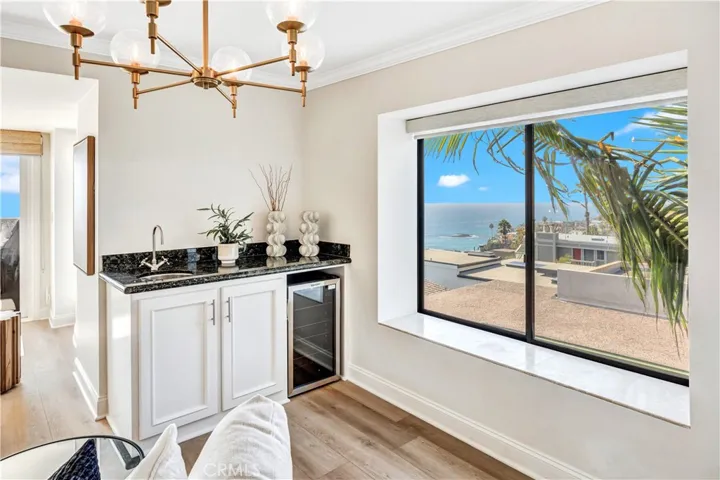 Wet bar in den