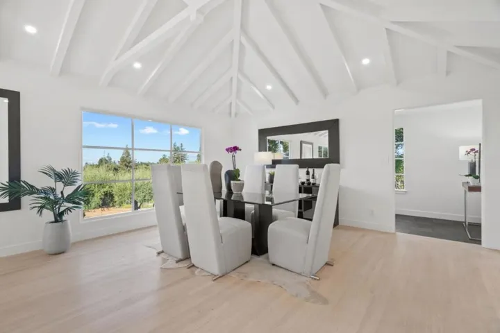 4195 Oak Hill Avenue, Palo Alto, California 94306